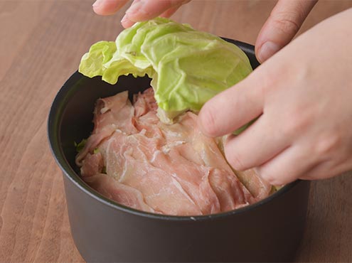 豚肉とキャベツのしょうが蒸し_作り方1