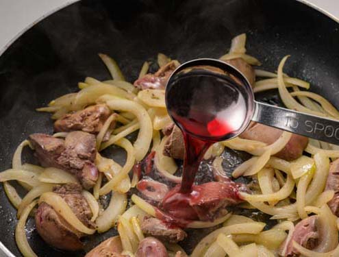 レバーとマッシュルームのバルサミコソテー_作り方2