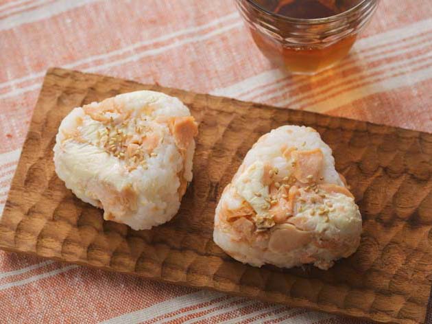 鮭とクリームチーズのおむすび